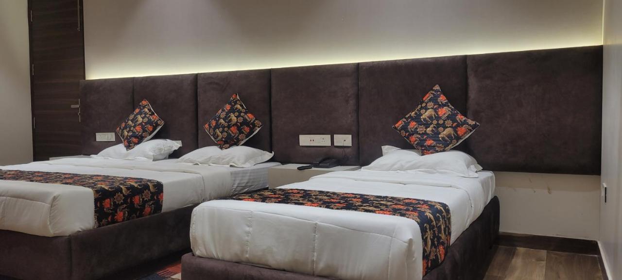 Hotel Alpine Plaza Shāhpur Εξωτερικό φωτογραφία