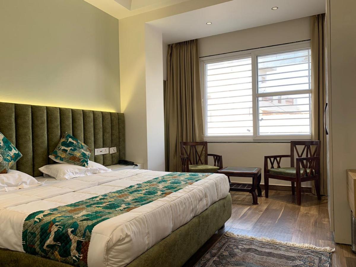 Hotel Alpine Plaza Shāhpur Εξωτερικό φωτογραφία